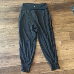 Lululemon black fold over jogger leggings